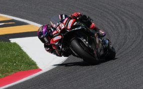Jorge Martín toma una curva con su Aprilia durante el Gran Premio de La Toscana de MotoGP 2026.