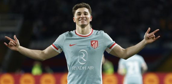 Julián Álvarez celebra un gol anotado al FC Barcelona el pasado 25 de febrero en semifinales de la Copa del Rey.