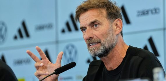Jürgen Klopp durante su presentación oficial como nuevo seleccionador de fútbol de Alemania.