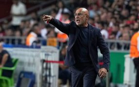 Luis de la Fuente da instrucciones en un Turquía-España de clasificación para el Mundial