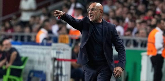 Luis de la Fuente da instrucciones en un Turquía-España de clasificación para el Mundial