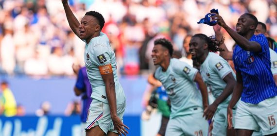 Kylian Mbappé lidera la celebración de sus compañeros tras el triunfo de Francia ante Marruecos en el Mundial 2026.