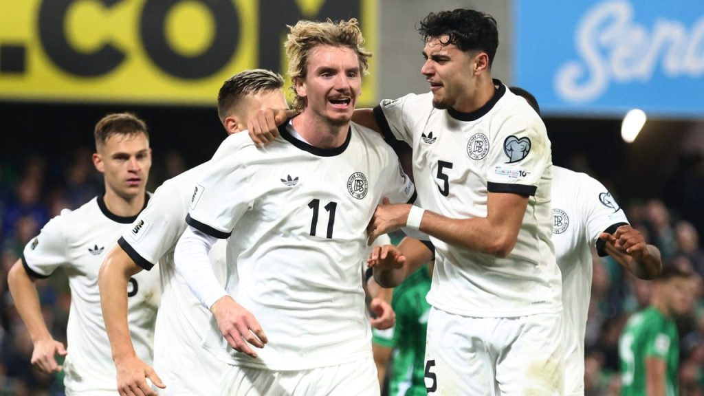 Nick Woltemade celebra un gol con Alemania en la fase de clasificación para el Mundial 2026.