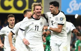 Nick Woltemade celebra un gol con Alemania en la fase de clasificación para el Mundial 2026.