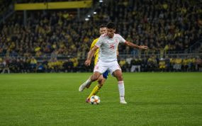 Rodri Hernández con la selección de España en un partido de clasificación para la Eurocopa