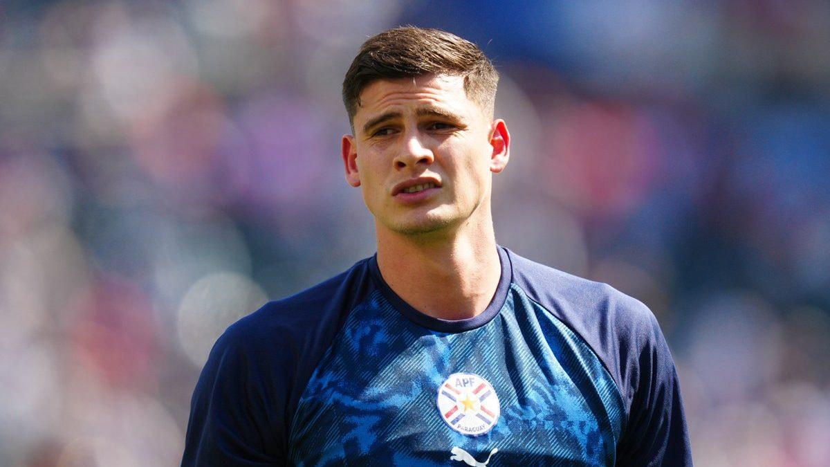 Orlando Gill, en el calentamiento previo al partido entre Paraguay y Francia en el Mundial 2026.