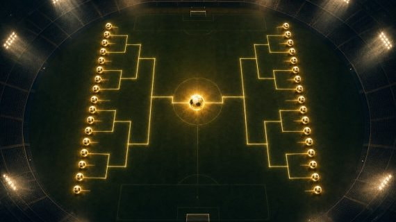 Cuadro eliminatorio iluminado sobre el césped de un estadio nocturno que converge en un balón dorado central