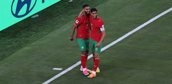 Ismael Saibari y Achraf Hakimi, nacidos en Terrassa y Getafe respectivamente, celebran el gol de Marruecos ante Brasil en el Mundial 2026.