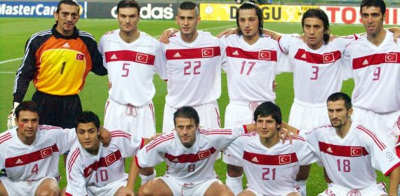 La alineación de la selección de Turquía en el partido por el tercer y cuarto puesto del Mundial 2002.