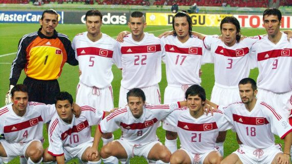 La alineación de la selección de Turquía en el partido por el tercer y cuarto puesto del Mundial 2002.