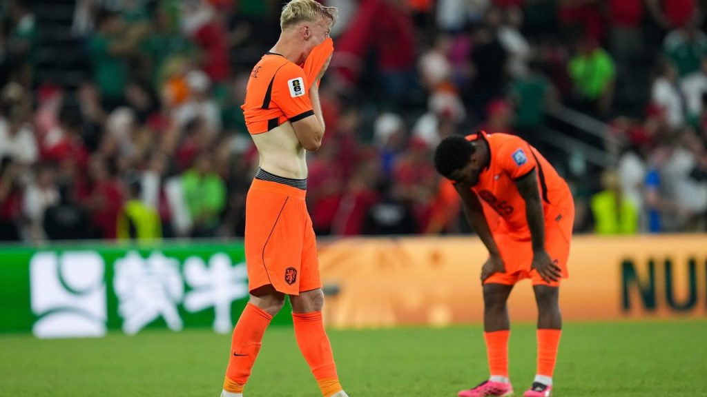 Jan Paul van Hecke se lamenta de la eliminación de Países Bajos ante Marruecos en la tanda de penaltis durante el Mundial 2026.