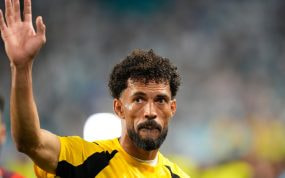 Vozinha saluda a la afición en su despedida del Mundial 2026 tras la eliminación de Cabo Verde