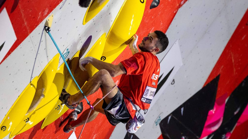 Alberto Ginés, Copa del Mundo de Escalada de Chamonix 2026, oro, ganador