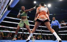 Claressa Shields lanza un directo a Franchon Crews-Dezurn en su combate del peso pesado en Detroit