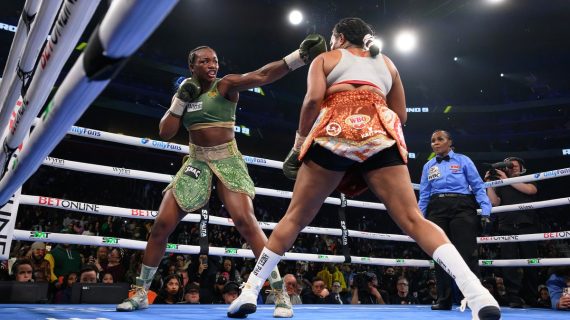 Claressa Shields baja tres divisiones para retar a Kaye Scott