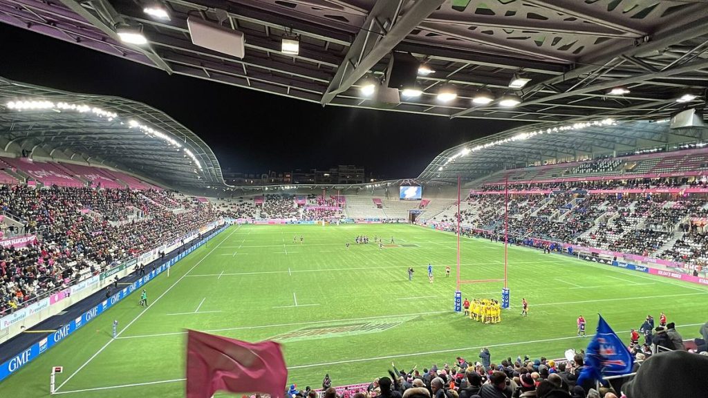 Partido de Top 14 entre Stade Français y Stade Rochelais en el estadio Jean Bouin de París