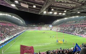 Partido de Top 14 entre Stade Français y Stade Rochelais en el estadio Jean Bouin de París