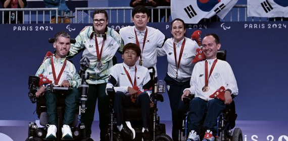 Integrantes de los equipos de boccia de Corea del Sur, Australia y Grecia durante los Juegos Paralímpicos de 2024.