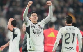 Lorenzo Aguado, del Albacete Balompié, celebra la victoria conseguida en Copa del Rey ante el Real Madrid en el Carlos Belmonte en enero de 2026.