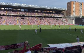 Imagen del Estadio de Vallecas durante la disputa de un Rayo Vallecano - Real Madrid de Liga en febrero de 2024.