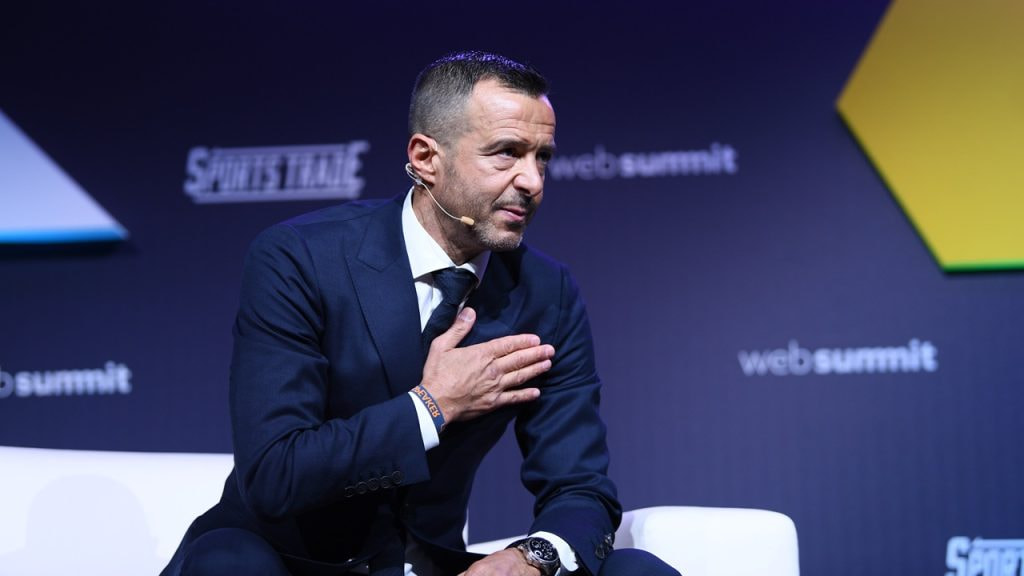 Jorge Mendes, de la agencia Gestifute, dando una charla durante el Web Summit 2018 en Lisboa.