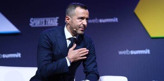 Jorge Mendes, de la agencia Gestifute, dando una charla durante el Web Summit 2018 en Lisboa.