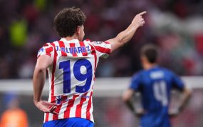 Julián Álvarez celebra el gol marcado ante el Arsenal con el Atlético de Madrid en las semifinales de la Champions League 2025/26.