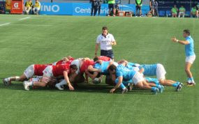 Melé entre Uruguay y Hong Kong durante un partido de la World Rugby Nations Cup 2026 en el Estadio Charrúa