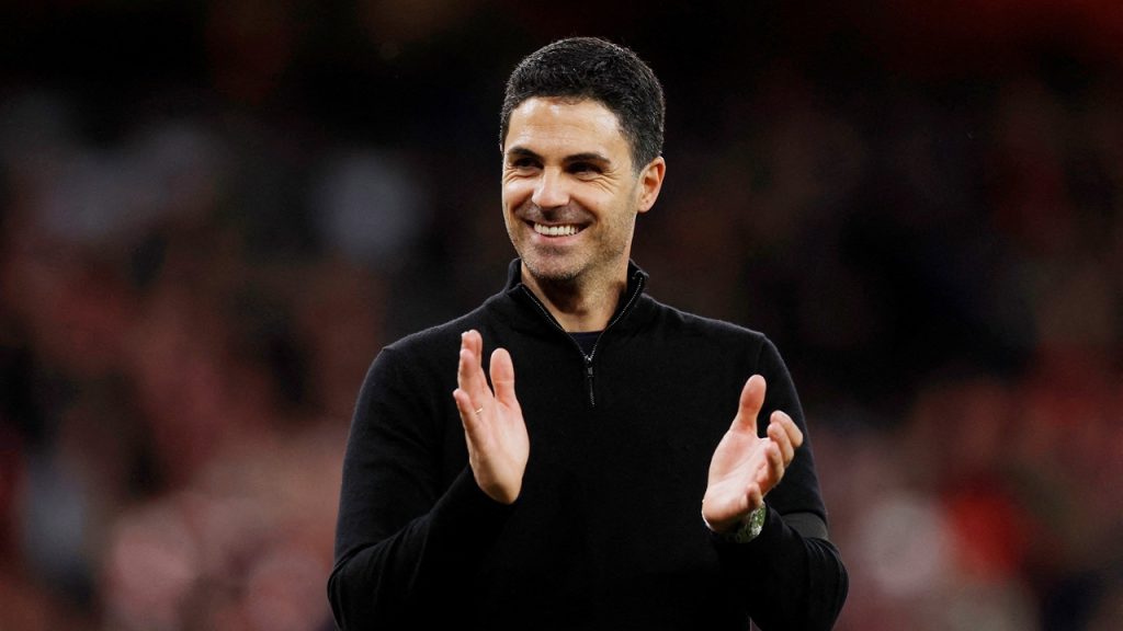 Mikel Arteta aplaude un resultado de su equipo, el Arsenal, durante un partido ante el Burnley de la pasada Premier League.