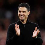 Mikel Arteta aplaude un resultado de su equipo, el Arsenal, durante un partido ante el Burnley de la pasada Premier League.