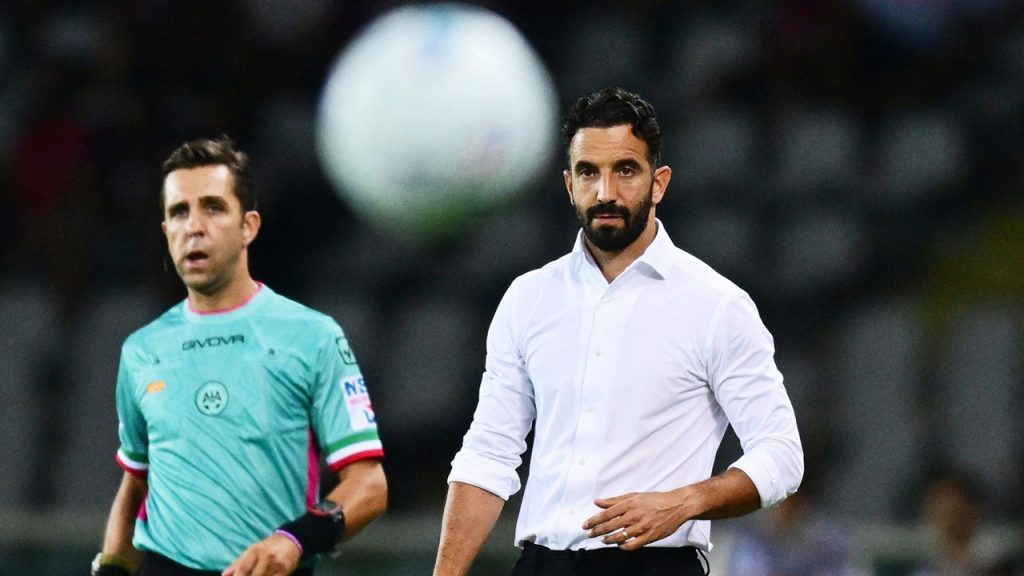 Rúben Amorim durante su primer partido de Serie A como entrenador del AC Milan ante el Torino.