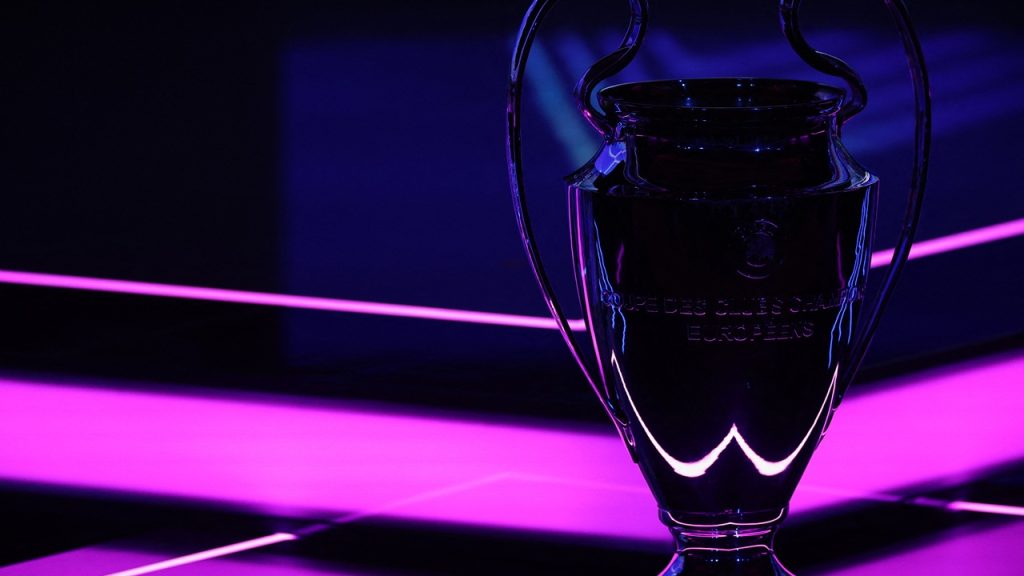 Trofeo de la Champions League durante la celebración del sorteo de la edición 2026/27.
