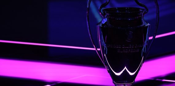 Trofeo de la Champions League durante la celebración del sorteo de la edición 2026/27.