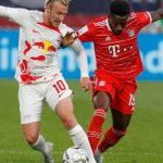 El trofeo de la Supercopa de Alemania antes de la entrega