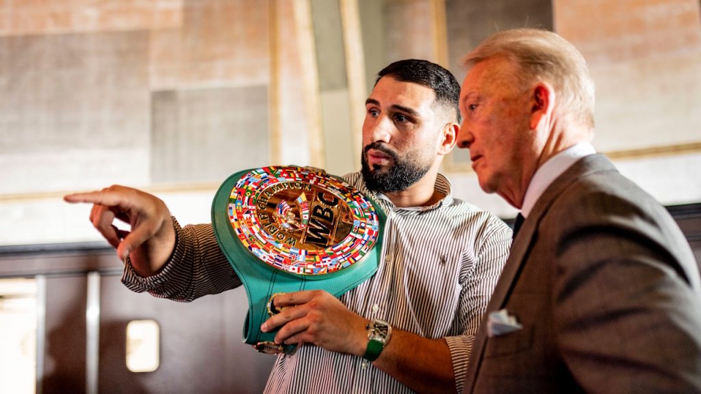Campeón mundial, pesos pesados, WBC, Agit Kabayel, Alemania, cinturón, promotor, Frank Warren
