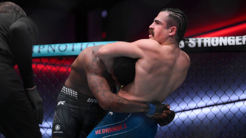 Luis Hernandez, Sedriques Dumas, Sumisión, Guillotina, UFC