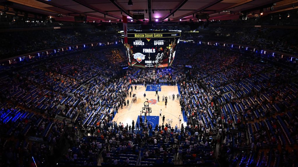 Los New York Knicks, Philadelphia 76ers, LeBron James, NBA, Madison Square Garden