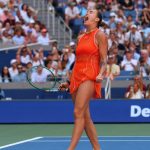 Aryna Sabalenka celebra con un grito su victoria en los cuartos de final del US Open 2026