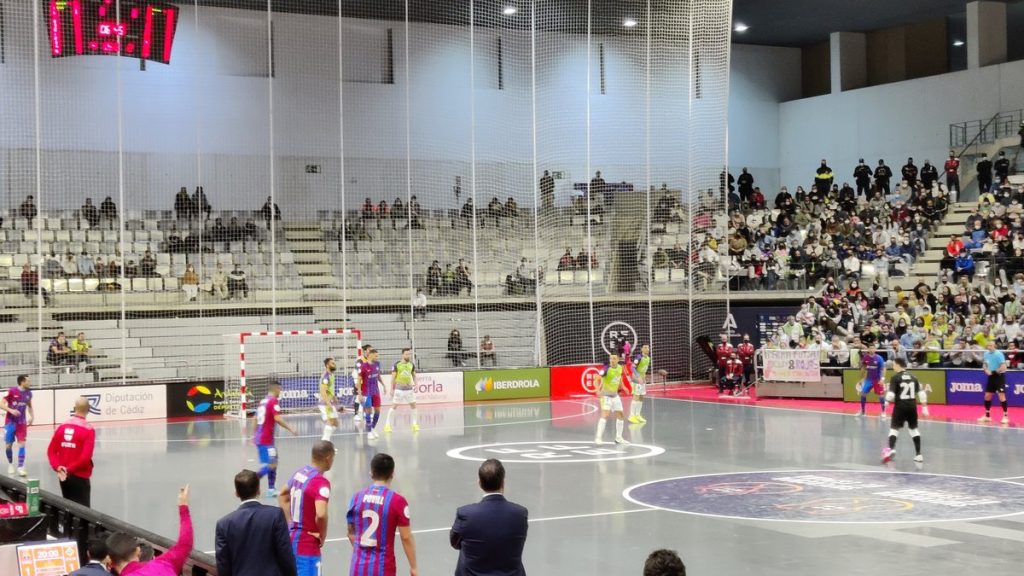 Los jugadores del Barça, sobre la pista durante la final de la Supercopa de España de fútbol sala de 2022 en Jerez