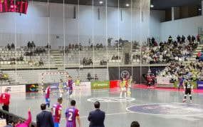 Los jugadores del Barça, sobre la pista durante la final de la Supercopa de España de fútbol sala de 2022 en Jerez