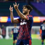 Carles Gil celebra un gol en un partido entre Orlando City y New England Revolution, su equipo, de la MLS 2026