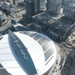 Vista aérea del Crypto.com Arena, en el centro de Los Ángeles