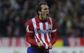 Diego Godín celebra con un grito un gol del Atlético de Madrid en el Vicente Calderón