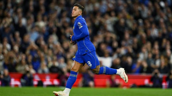 Enzo Fernández, en acción en su último partido con la camiseta del Chelsea, durante el partido de Premier League ante el Fulham de la primera jornada.
