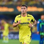 Alberto Moleiro durante el partido entre el Villarreal y el Betis de LaLiga 2026/27 disputado en Estadio de la Cerámica.