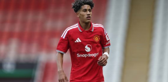 El canterano del Manchester United, JJ Gabriel, durante el partido de Youth League disputado ante el Sabah el pasado 10 de septiembre de 2026.