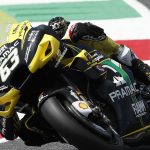 Pecco Bagnaia inclina su Ducati en una curva del circuito de Mugello