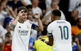 Fede Valverde celebra junto a Kylian Mbappé su gol en la victoria del Real Madrid ante el Inter en la Champions League 2026/27.