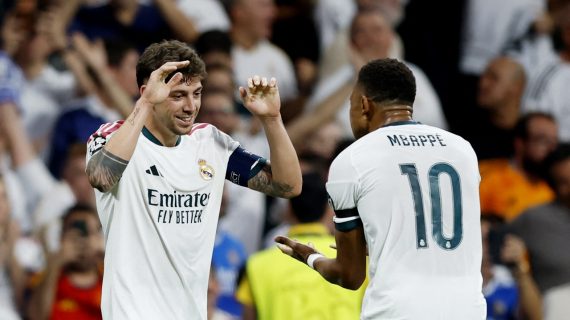 Fede Valverde celebra junto a Kylian Mbappé su gol en la victoria del Real Madrid ante el Inter en la Champions League 2026/27.