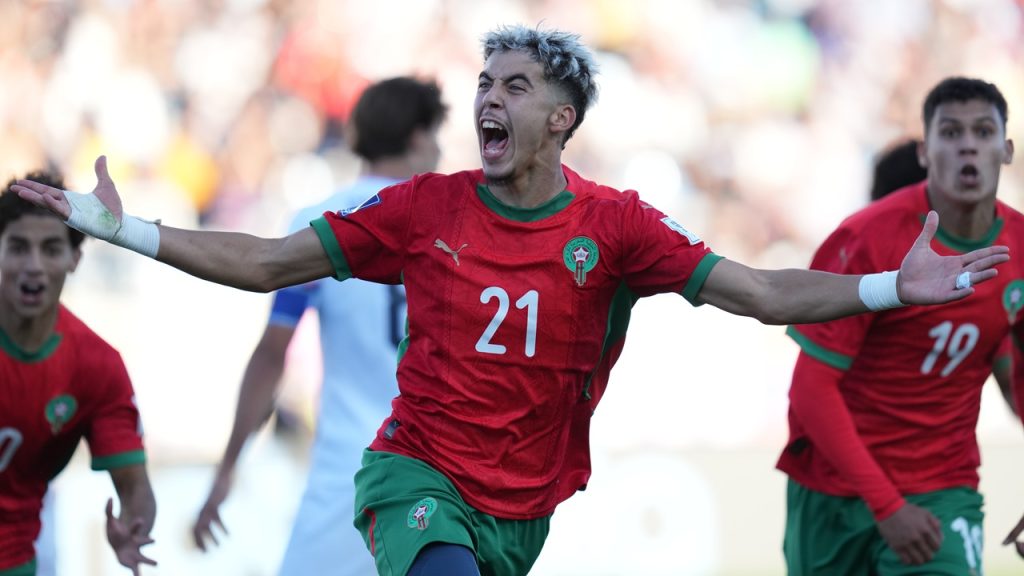 Yassir Zabiri celebra un gol en el partido entre Marruecos y Estados Unidos del Mundial sub-20 2025 disputado en Chile.